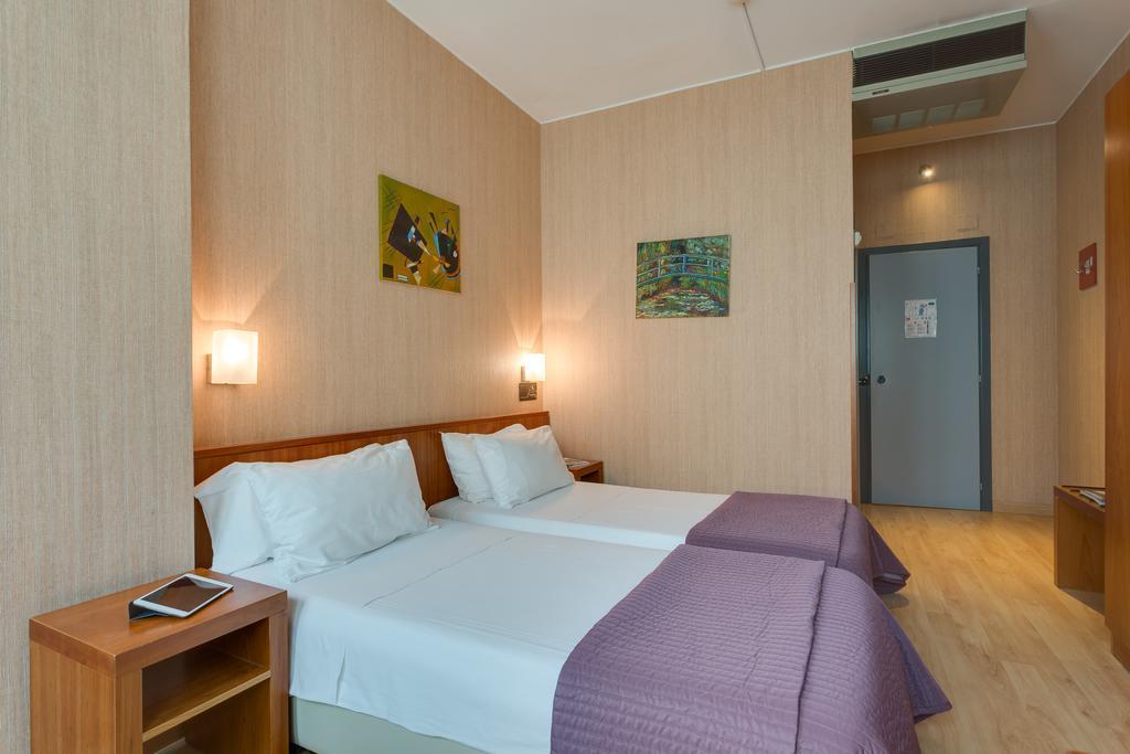 Hotel Roxy Милан Экстерьер фото